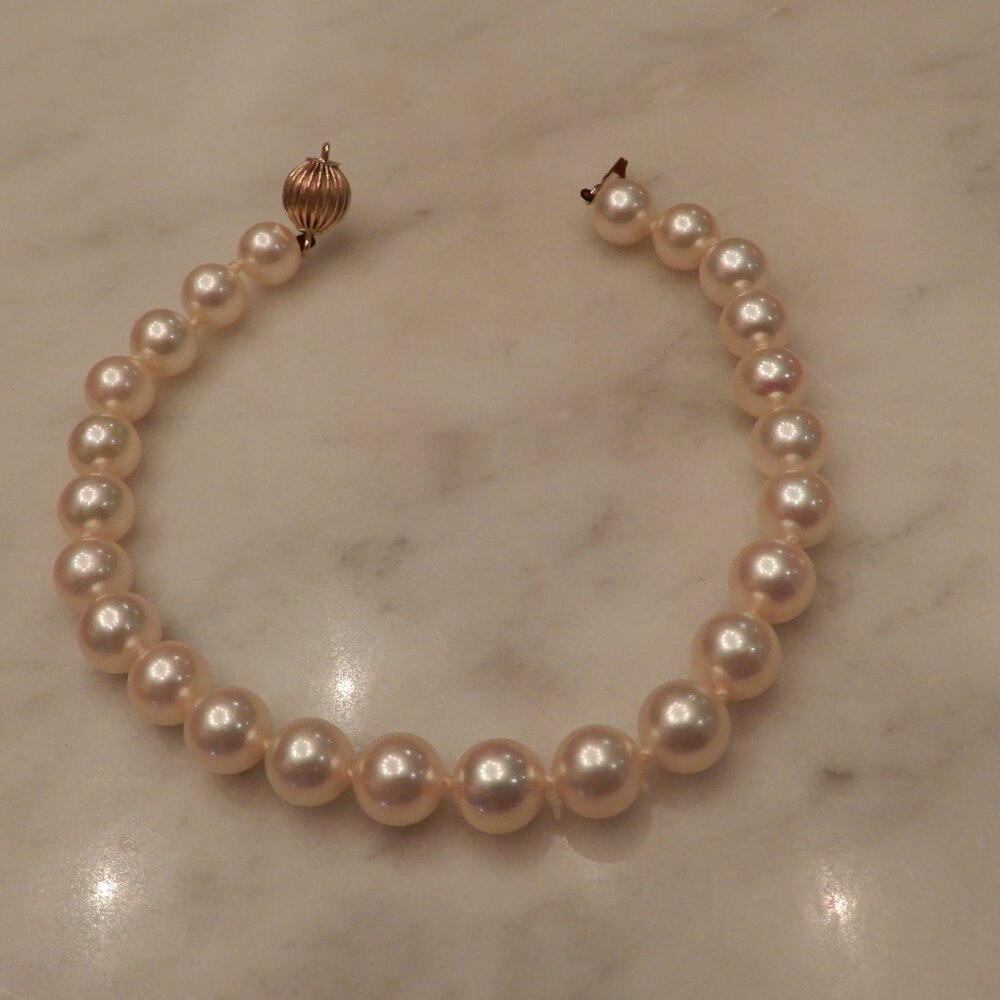 Akoya Salt Water Pearl Bracelet with 14K Yellow Gold Closure